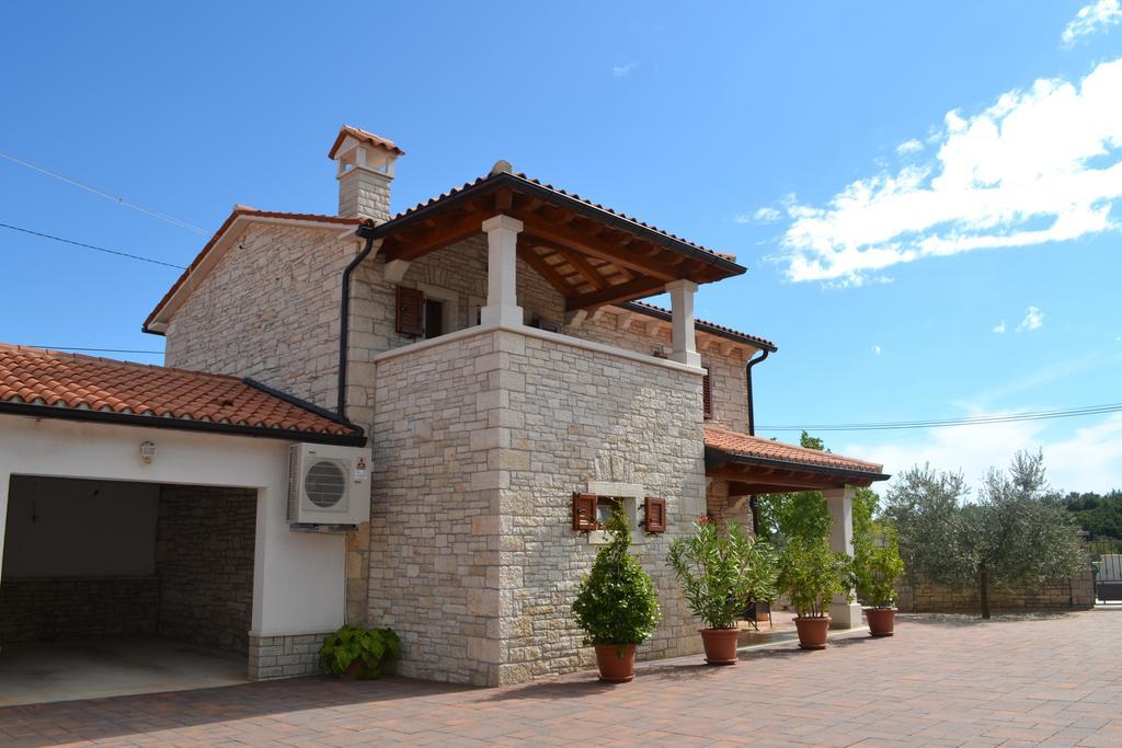 Tinjan Holiday Home Mate חדר תמונה