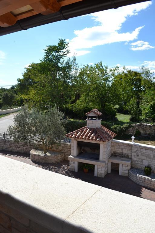Tinjan Holiday Home Mate חדר תמונה